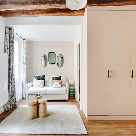 Magnificent Cocoon In The Heart Of Marais